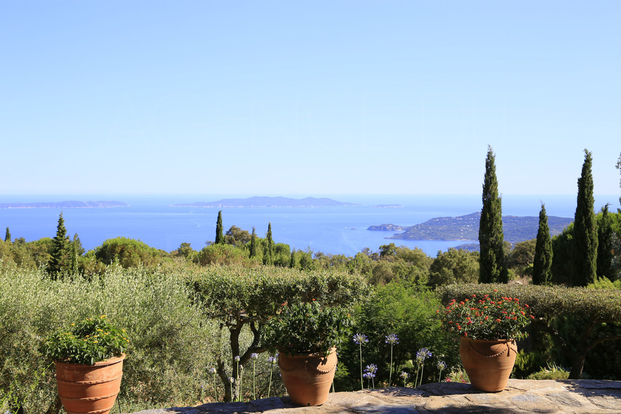 Sea view property in Le Lavandou - THIS PROPERTY HAS BEEN SOLD BY L'AGENCE DU REGARD