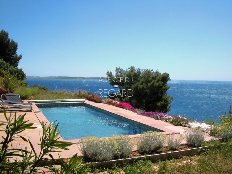 In Carqueiranne, with sea viewTHIS PROPERTY HAS BEEN SOLD BY AGENCE DU REGARD
