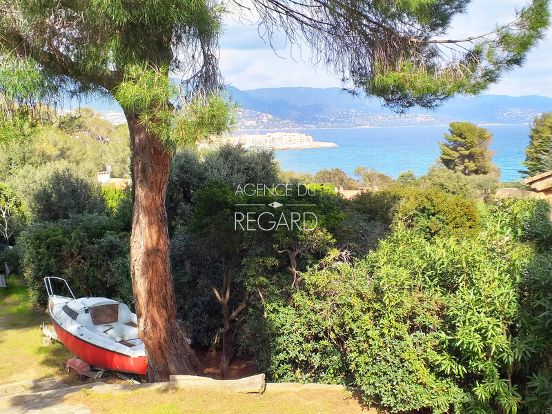 Property in Bnat with beach by walk... THIS PROPERTY HAS BEEN SOLD BY AGENCE DU REGARD