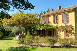 property in Sainte-Anne-d'Evenos