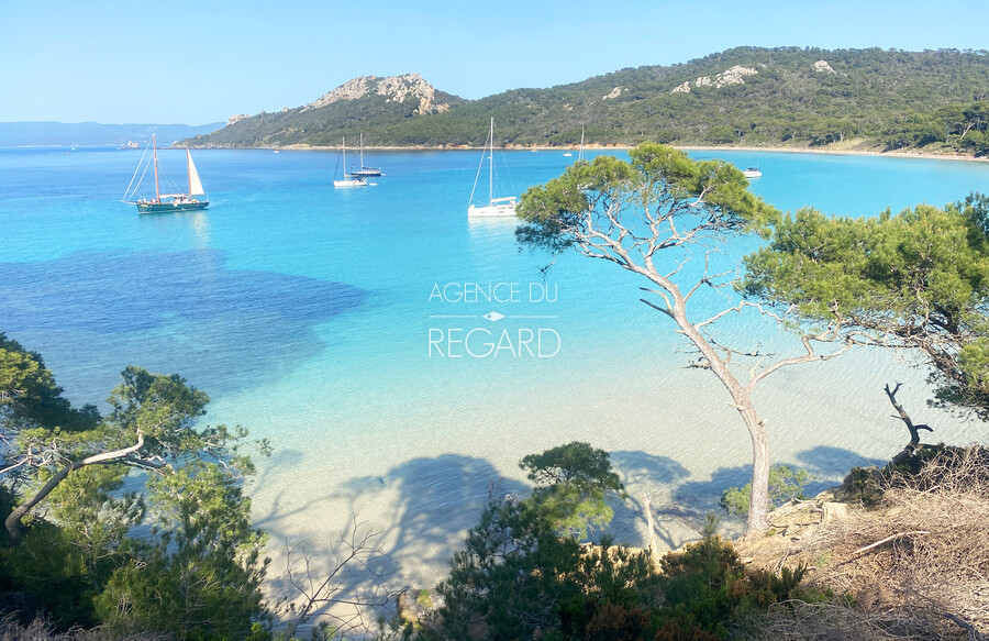 In the heart of Porquerolles with sea view...