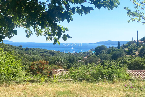 Property with sea view in le Lavandou