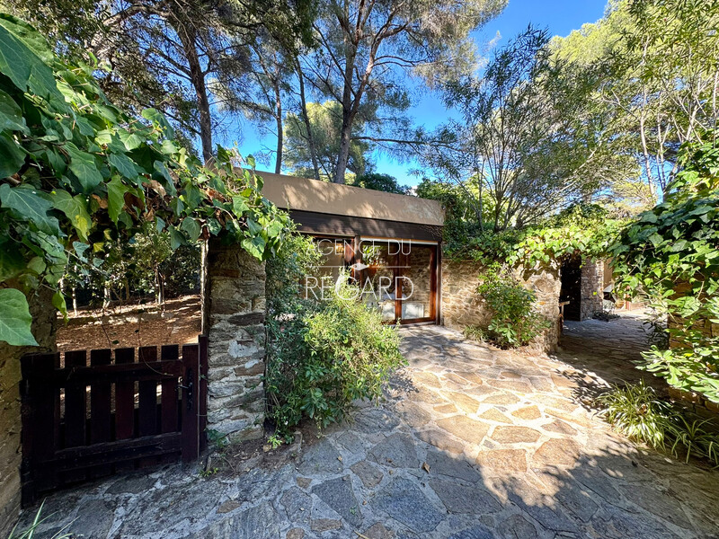 Property in Gaou B�nat, beach by walk