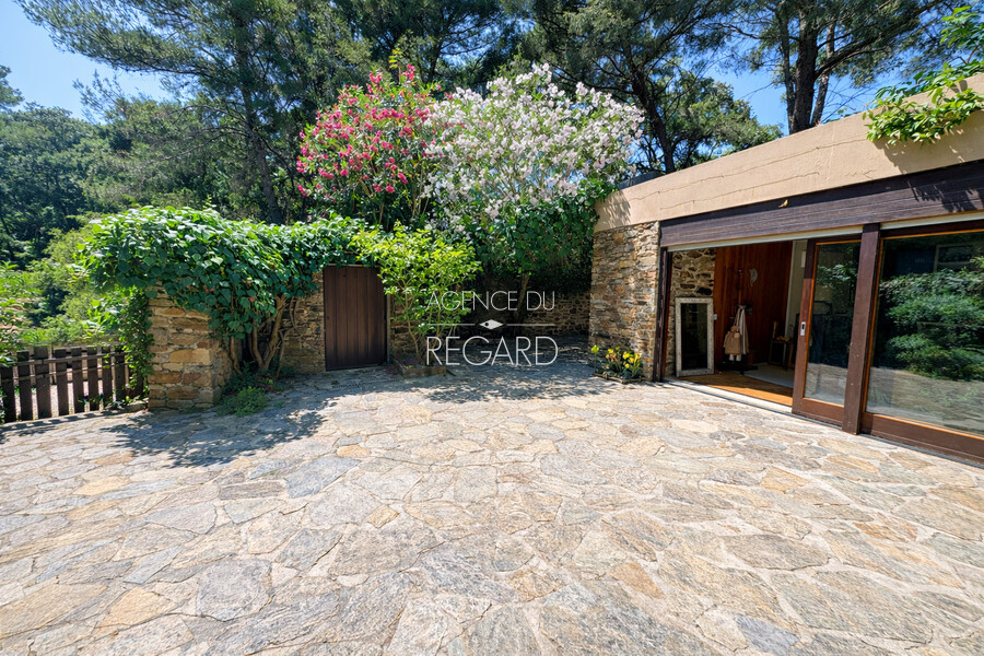 Property in Gaou B�nat, beach by walk