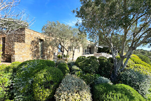 property with sea view in Le Lavandou