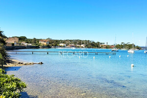 waterfront apartment in Porquerolles