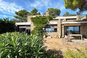 property with sea view in Gaou B�nat