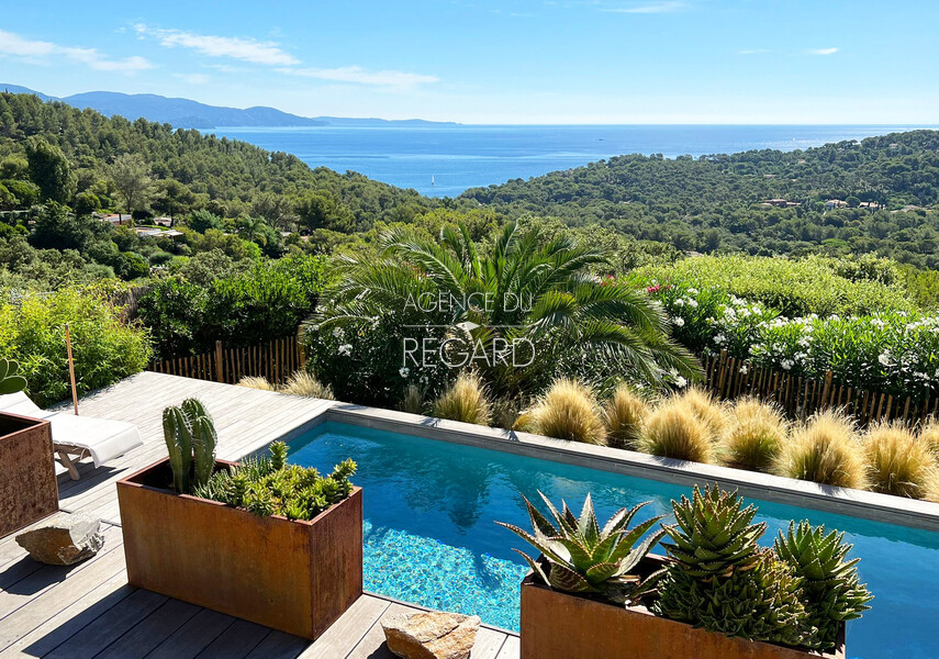 Gaou B�nat, a magnificent sea view...