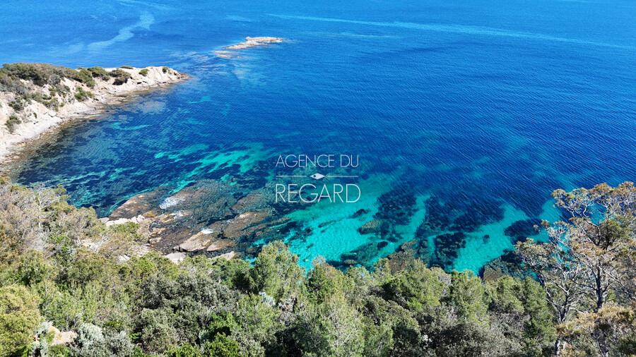 Cap B�nat, beachfront villa�