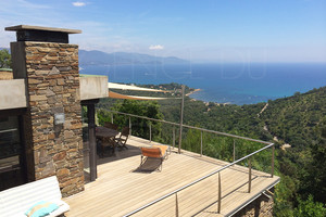 Sea view villa in Gaou Bénat