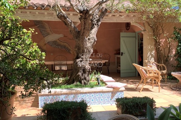Charming house for sale in Porquerolles island